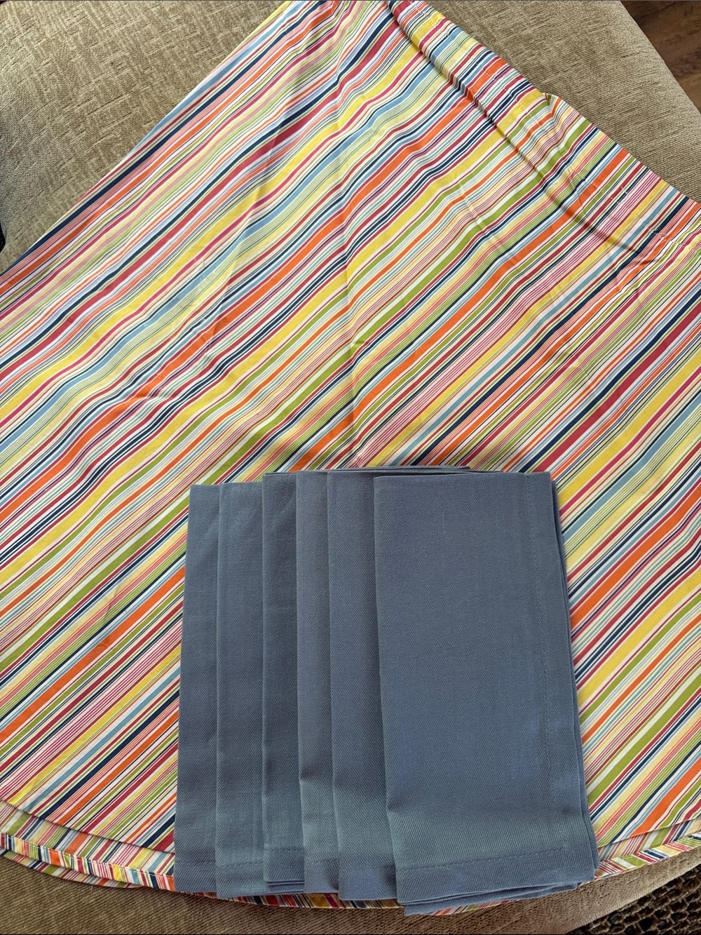 Pottery Barn Umbrella Tablecloth w Cost Plus World Market Blue Napkins 6